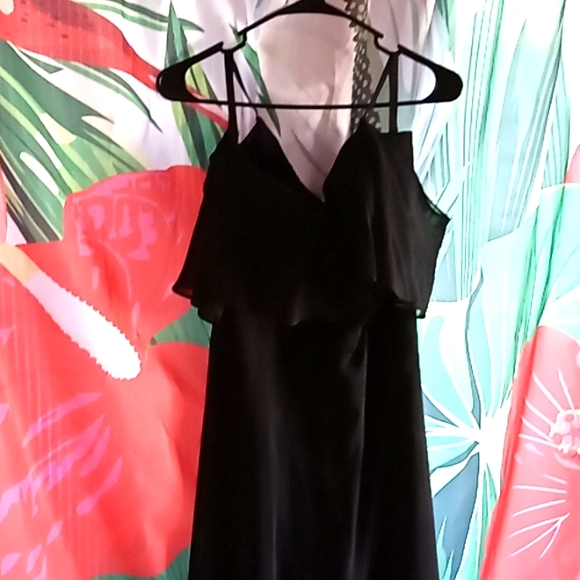 Gown - Picture 3 of 3